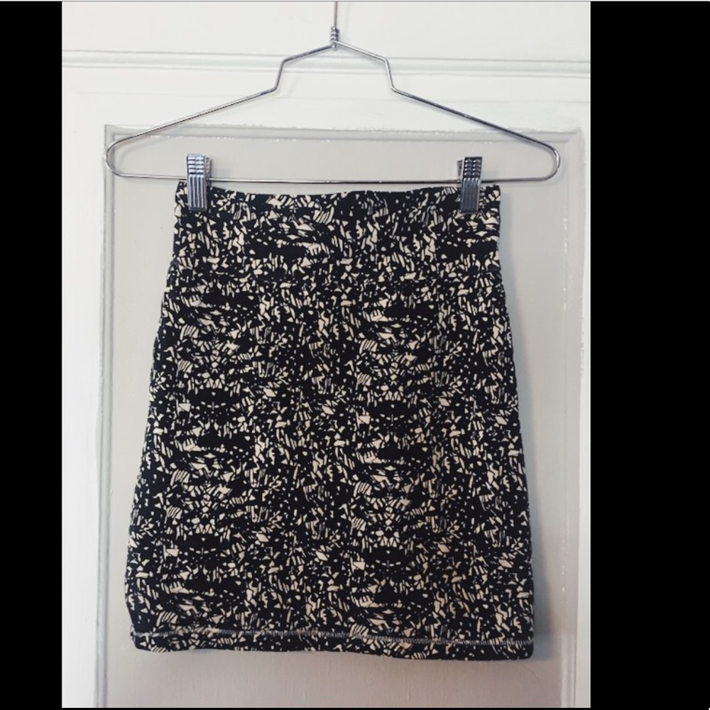 Forever 21 retro body con skirt